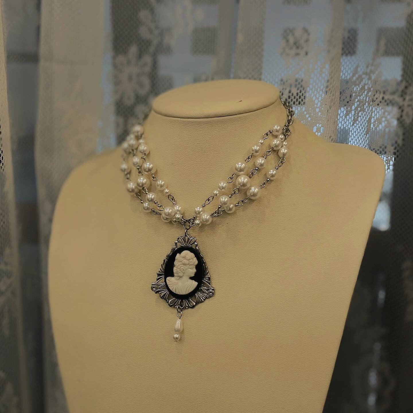 Cameo Pearl Necklace