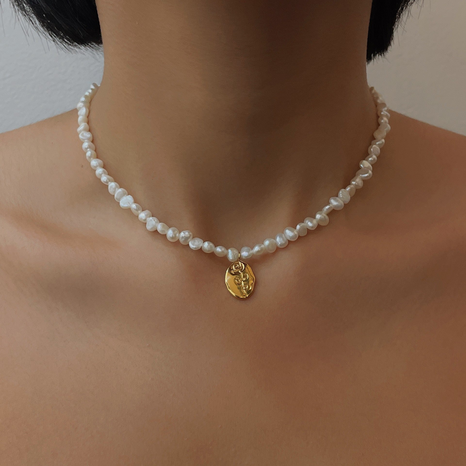 Rose Signet Necklace